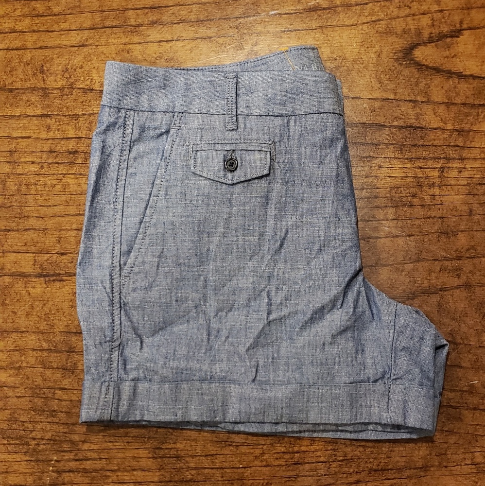 Banana Republic • Bermuda shorts